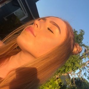 Meet your Posher, Hailey